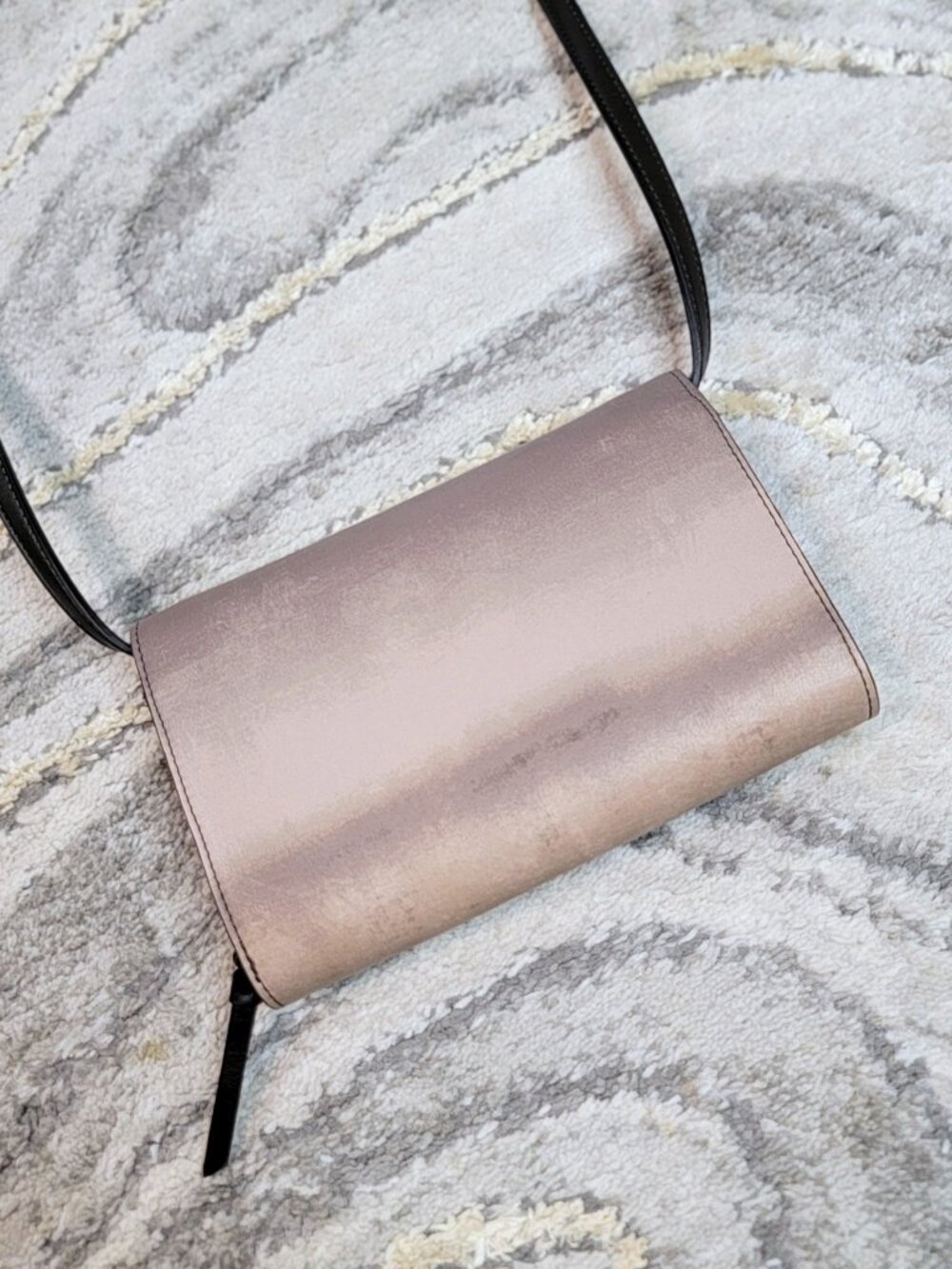 Simply Vera Vera Wang Neutral Colorblock Crossbody Bag | Minimalist Modern Purse - Picture 4 of 5